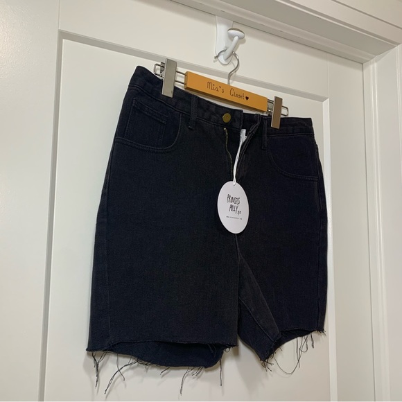 PRINCESS POLLY - High-Waisted Lose-Fit Denim Jean Shorts - Women’s 6 - Picture 5 of 7